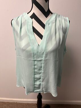 SHEIN Mint Green Sleeveless V-Neck Camisole